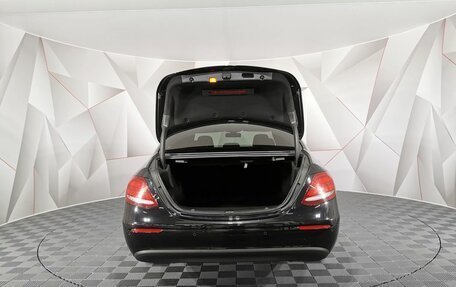 Mercedes-Benz E-Класс, 2019 год, 2 995 000 рублей, 20 фотография