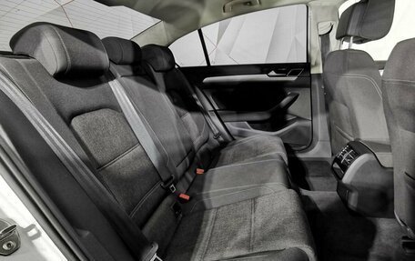 Volkswagen Passat B8 рестайлинг, 2017 год, 1 735 000 рублей, 16 фотография