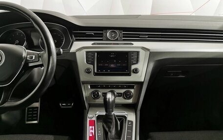 Volkswagen Passat B8 рестайлинг, 2017 год, 1 735 000 рублей, 15 фотография