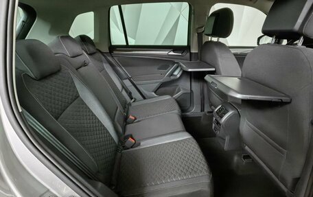 Volkswagen Tiguan II, 2018 год, 2 695 000 рублей, 16 фотография