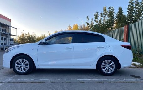 KIA Rio IV, 2018 год, 950 000 рублей, 4 фотография
