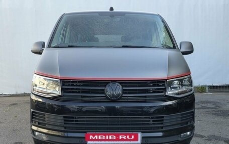 Volkswagen Multivan T6 рестайлинг, 2019 год, 4 900 000 рублей, 2 фотография