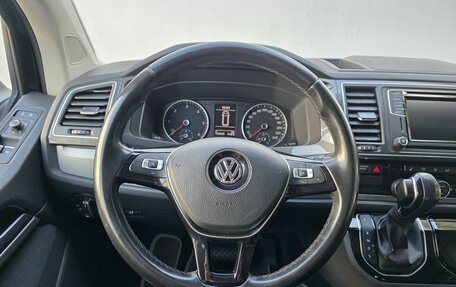 Volkswagen Multivan T6 рестайлинг, 2019 год, 4 900 000 рублей, 13 фотография