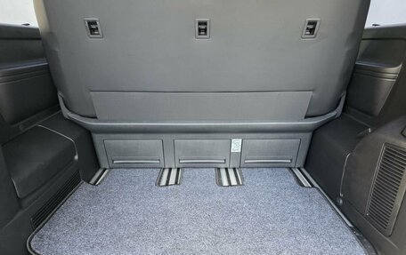 Volkswagen Multivan T6 рестайлинг, 2019 год, 4 900 000 рублей, 15 фотография