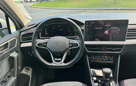 Volkswagen Tiguan II, 2022 год, 1 960 888 рублей, 14 фотография