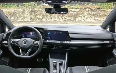 Volkswagen Golf VIII, 2021 год, 1 700 000 рублей, 8 фотография