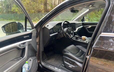 Volkswagen Touareg III, 2018 год, 4 500 000 рублей, 10 фотография