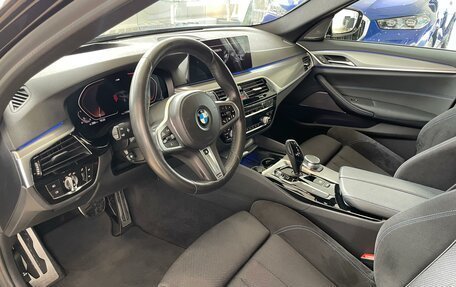 BMW 5 серия, 2019 год, 3 950 000 рублей, 12 фотография