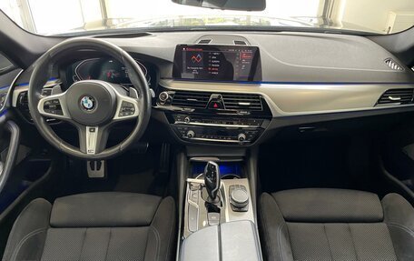 BMW 5 серия, 2019 год, 3 950 000 рублей, 14 фотография
