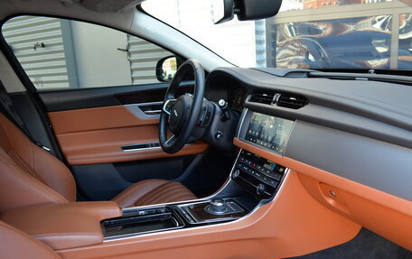 Jaguar XF II, 2020 год, 2 523 000 рублей, 31 фотография