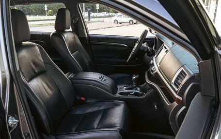 Toyota Highlander III, 2015 год, 2 295 000 рублей, 18 фотография