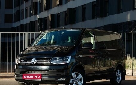 Volkswagen Multivan T6 рестайлинг, 2019 год, 4 450 000 рублей, 2 фотография