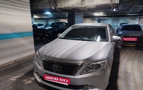 Toyota Camry, 2012 год, 2 000 000 рублей, 2 фотография