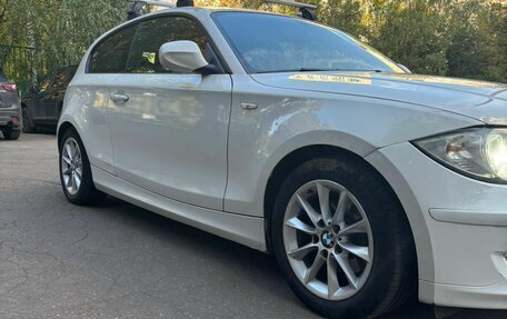 BMW 1 серия, 2011 год, 710 000 рублей, 2 фотография