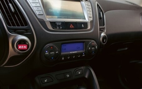 Hyundai ix35 I рестайлинг, 2013 год, 995 000 рублей, 15 фотография