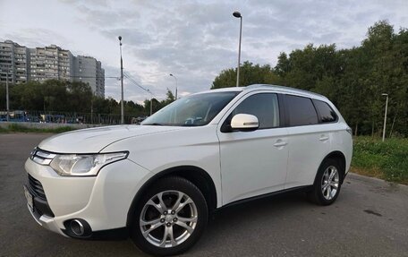 Mitsubishi Outlander III рестайлинг 3, 2014 год, 1 099 000 рублей, 1 фотография