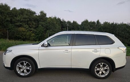 Mitsubishi Outlander III рестайлинг 3, 2014 год, 1 099 000 рублей, 6 фотография