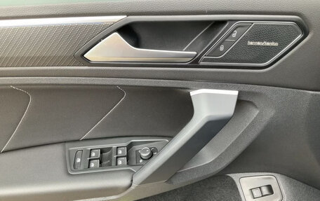 Volkswagen Tiguan II, 2022 год, 3 800 000 рублей, 7 фотография