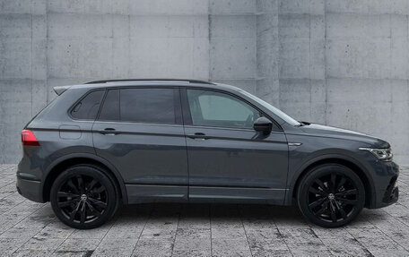 Volkswagen Tiguan II, 2022 год, 3 800 000 рублей, 5 фотография