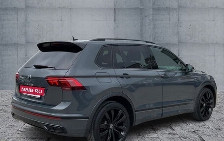 Volkswagen Tiguan II, 2022 год, 3 800 000 рублей, 4 фотография