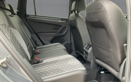 Volkswagen Tiguan II, 2022 год, 3 800 000 рублей, 12 фотография