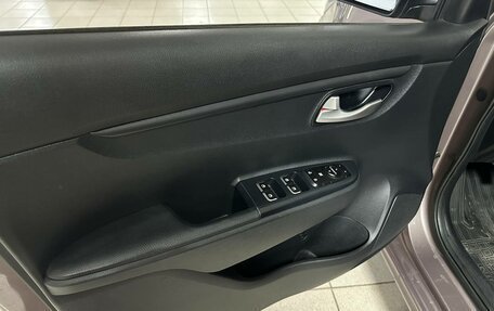 KIA Rio IV, 2019 год, 1 100 000 рублей, 8 фотография