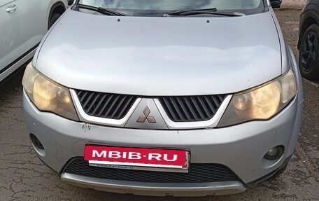 Mitsubishi Outlander III рестайлинг 3, 2008 год, 800 000 рублей, 3 фотография