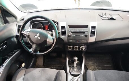 Mitsubishi Outlander III рестайлинг 3, 2008 год, 800 000 рублей, 6 фотография