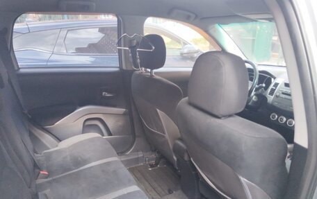 Mitsubishi Outlander III рестайлинг 3, 2008 год, 800 000 рублей, 7 фотография