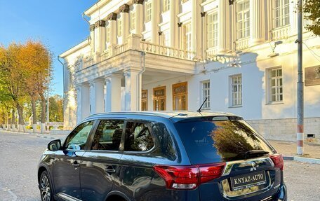 Mitsubishi Outlander III рестайлинг 3, 2016 год, 1 640 000 рублей, 4 фотография