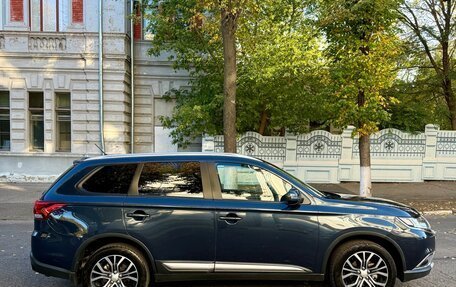 Mitsubishi Outlander III рестайлинг 3, 2016 год, 1 640 000 рублей, 7 фотография