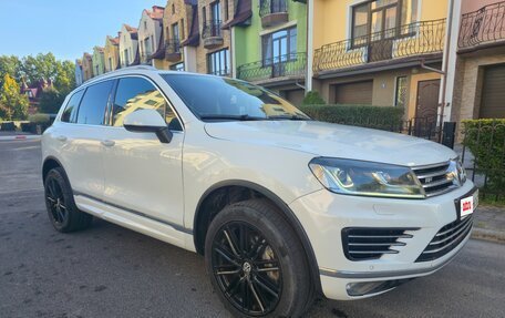 Volkswagen Touareg III, 2015 год, 2 350 000 рублей, 2 фотография