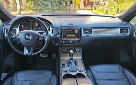 Volkswagen Touareg III, 2015 год, 2 350 000 рублей, 8 фотография