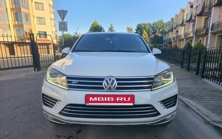 Volkswagen Touareg III, 2015 год, 2 350 000 рублей, 3 фотография