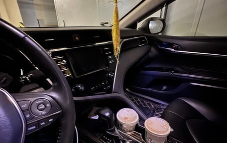 Toyota Camry, 2019 год, 2 600 000 рублей, 5 фотография