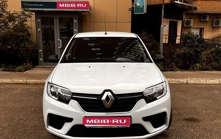 Renault Logan II, 2018 год, 1 000 000 рублей, 1 фотография