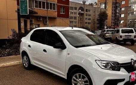 Renault Logan II, 2018 год, 1 000 000 рублей, 4 фотография