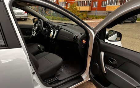 Renault Logan II, 2018 год, 1 000 000 рублей, 10 фотография