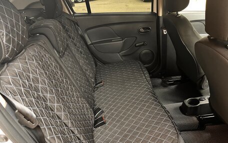 Renault Logan II, 2018 год, 1 000 000 рублей, 13 фотография