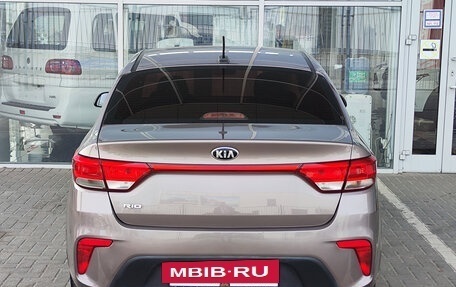 KIA Rio IV, 2018 год, 1 390 000 рублей, 4 фотография