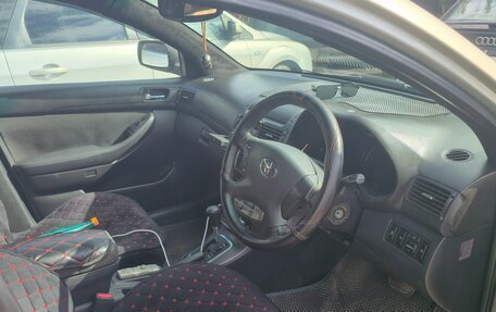 Toyota Avensis III рестайлинг, 2003 год, 650 000 рублей, 18 фотография