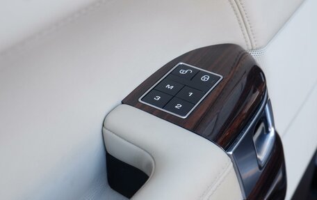 Land Rover Range Rover IV рестайлинг, 2015 год, 5 250 000 рублей, 24 фотография