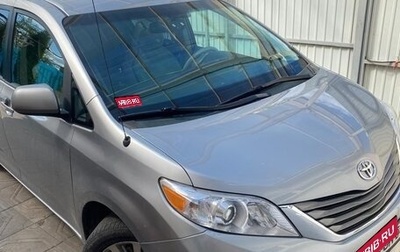 Toyota Sienna III, 2013 год, 2 500 000 рублей, 1 фотография