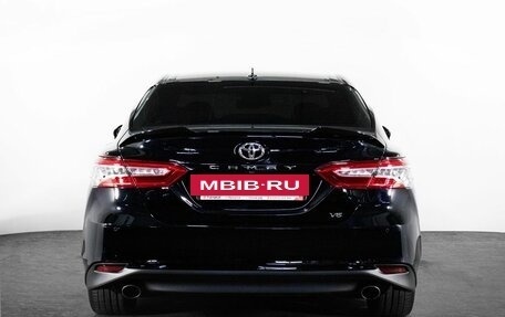 Toyota Camry, 2020 год, 3 370 000 рублей, 2 фотография