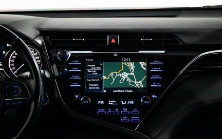 Toyota Camry, 2020 год, 3 370 000 рублей, 10 фотография