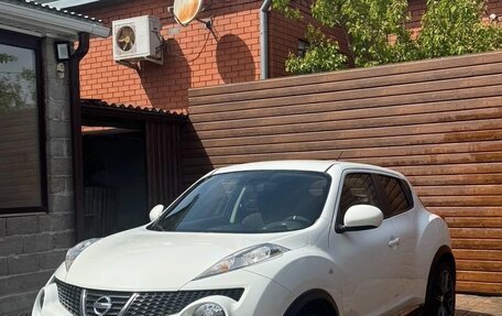 Nissan Juke II, 2011 год, 1 000 000 рублей, 2 фотография