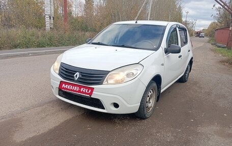 Renault Sandero I, 2010 год, 380 000 рублей, 2 фотография