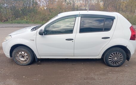 Renault Sandero I, 2010 год, 380 000 рублей, 4 фотография