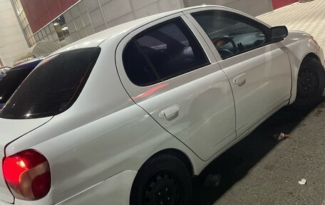 Toyota Platz, 2000 год, 270 000 рублей, 2 фотография