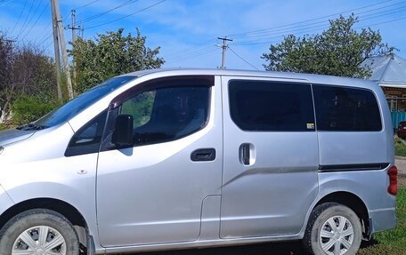 Nissan NV200, 2016 год, 1 200 000 рублей, 2 фотография